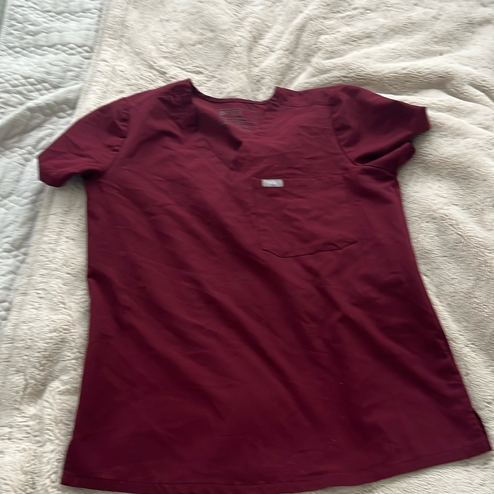 FIGS MAROON SRUB TOP AND JOGGERS